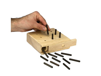 Baseline 9 Hole Pegboard – test af finmotorik og fingerfærdighed